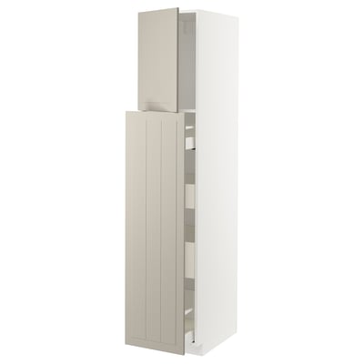Armoire de cuisine beige moderne de la ligne ikea METOD avec rainures verticales, porte ouverte et étagères intérieures.