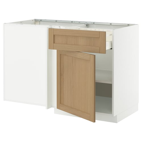 Unité de cuisine moderne en bois avec cadre blanc, portes en placage de chêne et étagère ouverte.