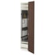 Armoire de cuisine en bois brun avec portes ouvertes et étagères réglables.
