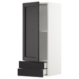 Une armoire de cuisine nommée METOD avec une porte en lerhyttan teintée de noir. Il a un cadre haut avec un seul tiroir et une étagère réglable.