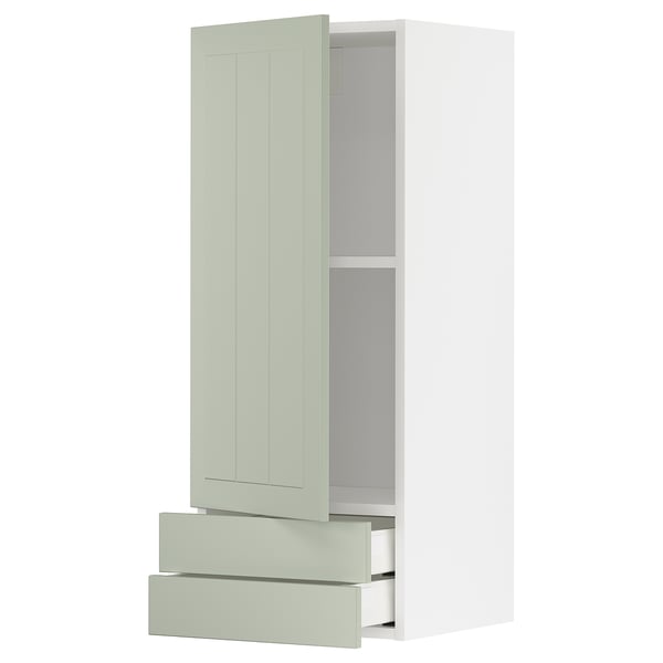 Meuble de cuisine METOD en vert avec tiroir et étagère. Grand et mince, fond blanc. Design minimaliste moderne.