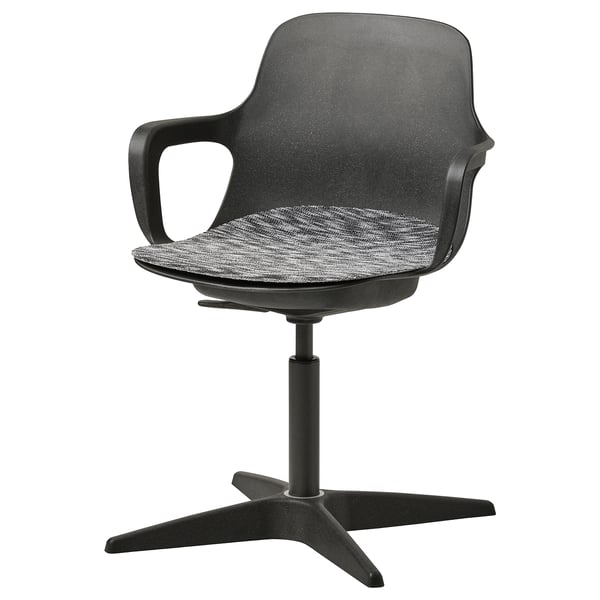 Chaise de bureau ODGER noire avec accoudoirs, hauteur réglable, pivotante et design moderne.