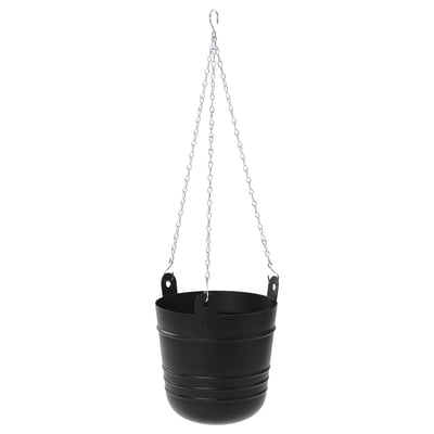 Jardinière suspendue noire, ronde avec un motif nervuré, suspendue par une chaîne métallique.