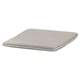 Un coussin POÄNG beige de forme carrée avec une texture lisse et un design cousu, fabriqué à partir de mousse de polyester et de polyuréthane, pour plus de confort.