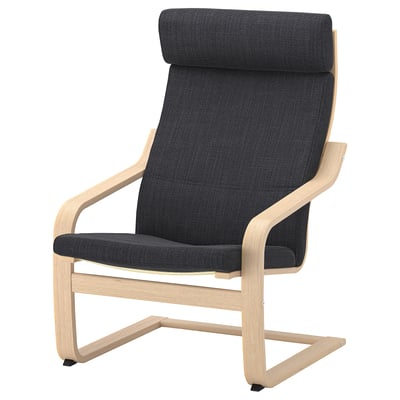 Fauteuil POÄNG gris foncé, design incurvé en bois de chêne, dossier haut confortable et coussin d’assise.