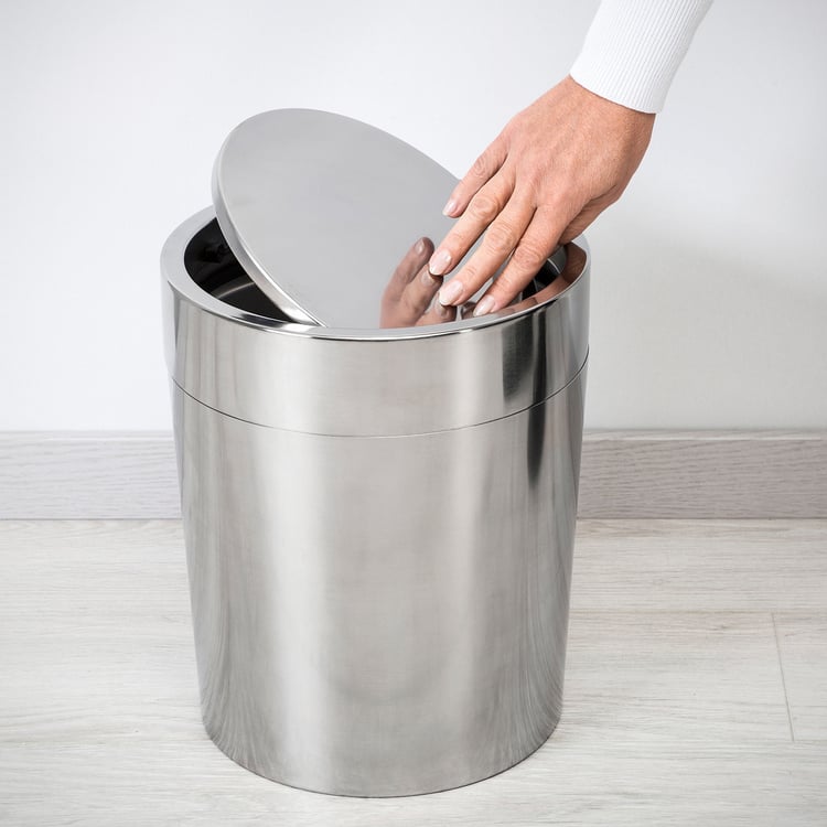 Poubelles de salle de bains IKEA
