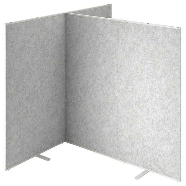 Un séparateur de bureau gris et portable avec trois panneaux, conçu pour une installation rapide et facile.