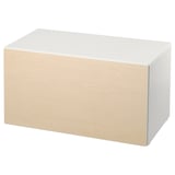 Coffre à jouets en bois blanc et clair SMÅSTAD de forme rectangulaire, design bicolore pour le rangement à la maison.