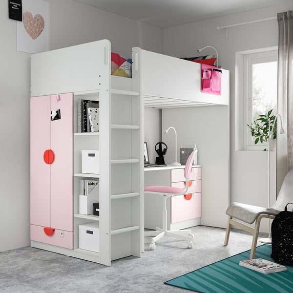 Lit mezzanine SMÅSTAD peu encombrant avec bureau, rangement et armoire.