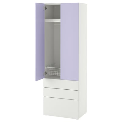 Une armoire SMÅSTAD blanche et violet clair avec 3 tiroirs et une armoire. Il dispose d’un panier de rangement à l’intérieur.