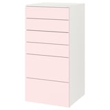 Un meuble de rangement vertical nommé SMÅSTAD en rose clair avec cinq tiroirs, chacun réglable et composé de panneaux de particules et de peinture acrylique.