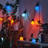 Guirlandes lumineuses de balcon avec ampoules bleues et jaunes, classées ip44 pour une utilisation en extérieur.