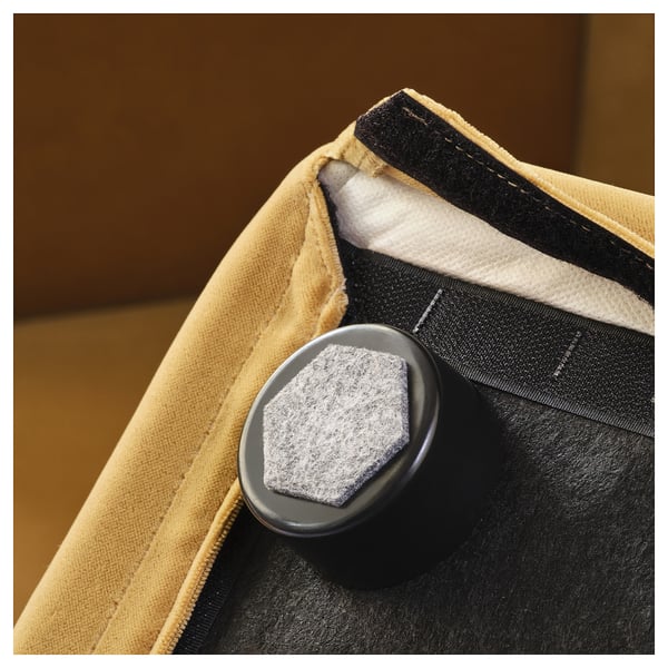 Gros plan d’une sangle de canapé de haute qualité avec un matériau durable et des coutures détaillées.