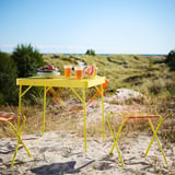 STRANDÖN Table pliante, jaune vif, 70x55 cm