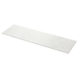 Un comptoir d’aspect marbre blanc, nommé TOLKEN, de forme rectangulaire et au design épuré, fabriqué à partir de panneaux de fibres avec de la mélamine et des feuilles de plastique.