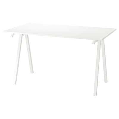 Bureau TROTTEN blanc, rectangulaire, quatre pieds inclinés, plateau en mélamine, design moderne.