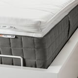 Couvre-matelas avec mousse à mémoire de forme pour soulager la pression, housse lavable en machine.