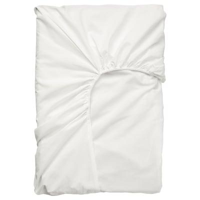 Représente un drap-housse ULLVIDE blanc. Il est rectangulaire, avec un liseré élastique, et fait d’un mélange de coton et de lyocell.