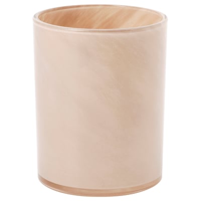 VINDSTILLA : bougeoir cylindrique en verre rose pâle. Le motif décoratif brille chaleureusement lorsqu’il est allumé.