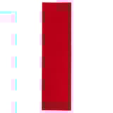 Un chemin de table rectangulaire rouge nommé VINTERFINT, en coton teint en fil, rehaussant les tables d’une touche décorative vibrante et facile à nettoyer.
