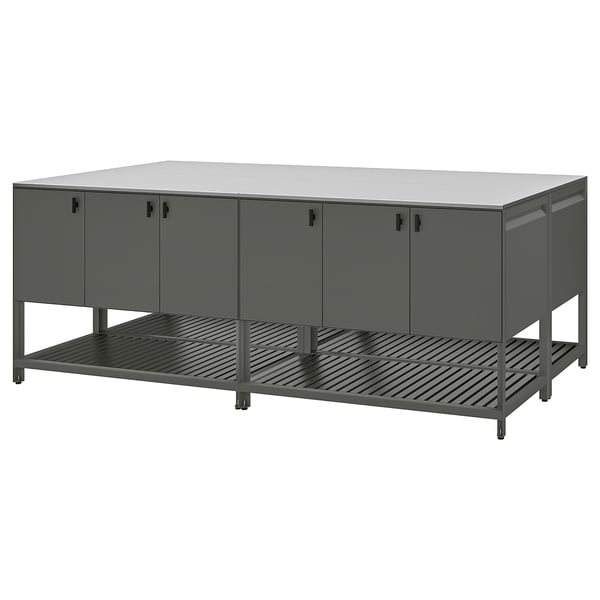 Een grijze BÅTSKÄR buitenkeuken met opbergruimte, RVS blad en gegalvaniseerde stalen poten. Modern design.