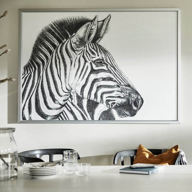 BJÖRKSTA Foto met lijst, getekende zebra/aluminiumkleur, 140x100 cm IKEA
