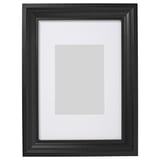 Zwarte fotolijst met witte mat, rechthoekig, traditioneel ontwerp.