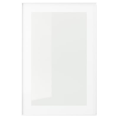 Een witte HEJSTA glazen kastdeur met een aluminium frame. Het heeft een helder glazen paneel, een geïntegreerd handvat en een witte decoratieve rand.