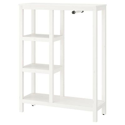 Een witte HEMNES houten kledingkast met open planken en een kledingroede.