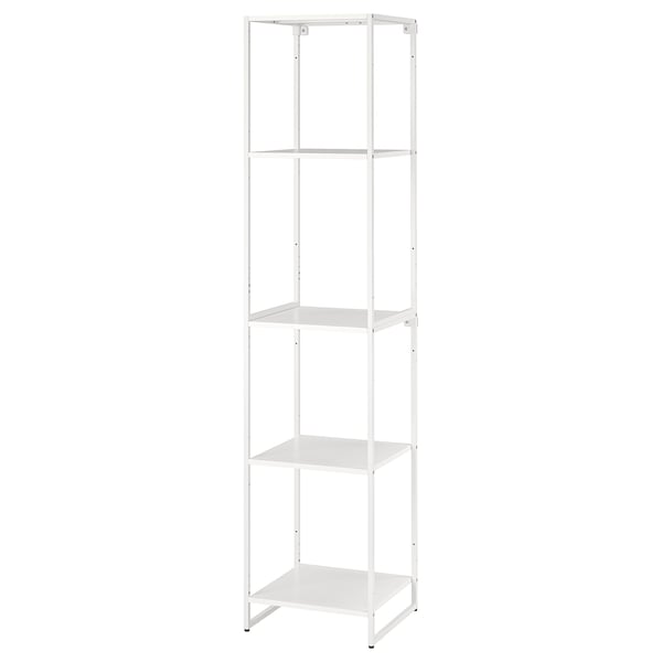 Een witte JOSTEIN stellingkast. Zijn hoge, rechthoekige, gemaakt van gepoedercoat staal, geschikt voor zowel binnen- als buitengebruik.