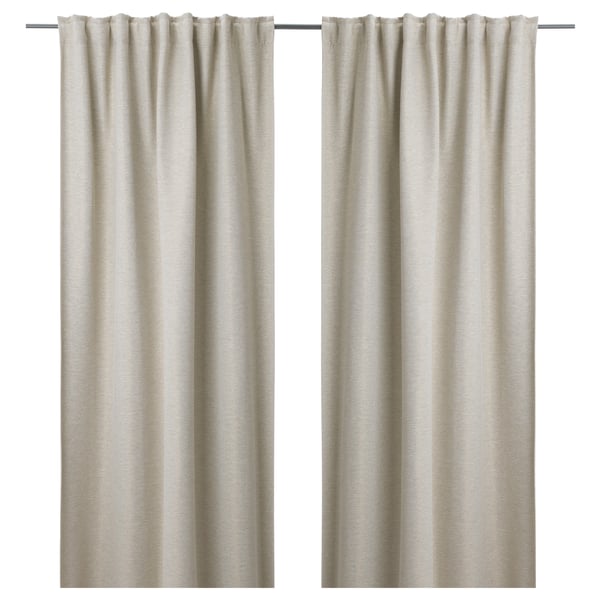 Twee beige KALAMONDIN gordijnen, eenvoudig en solide, met effen textuur en verborgen lipjes.