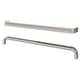 Twee strakke, zilverkleurige aluminium handgrepen met gladde randen, ideaal voor moderne keukenkasten.