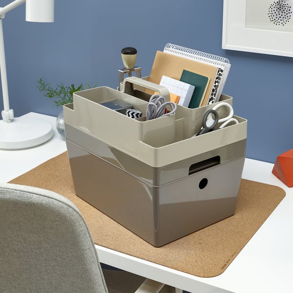 KUGGIS doos, beige, plastic, rechthoekig, organiseert bureau-items. Past goed bij andere kantoorartikelen.