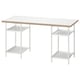 Een wit LAGKAPTEN bureau met een houten tafelblad en metalen poten met planken.