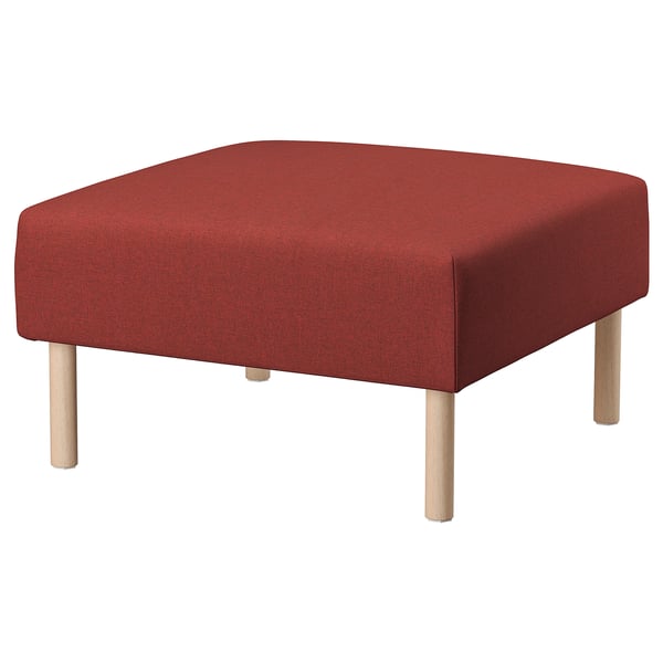 Een rode kubusvormige voetensteun met lichte houten poten, onderdeel van de lillem collectie.