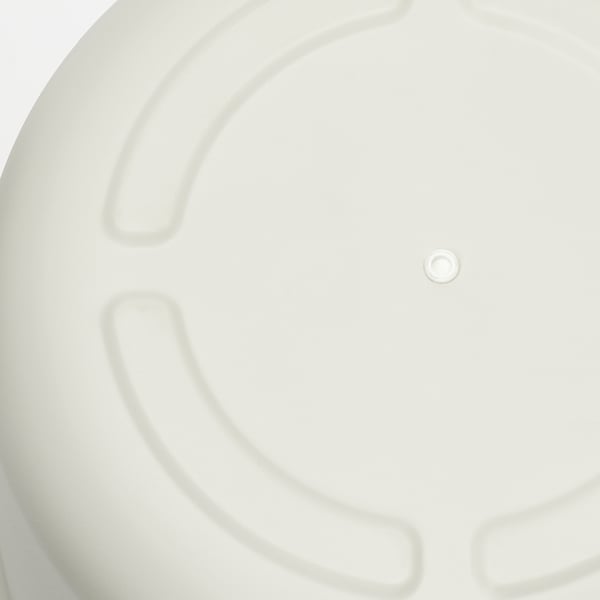 Bovenaanzicht van een witte, mat gelakte plantenpot met gladde randen en drainagegat, wat een hoogstaand ontwerp en duurzaamheid toont.