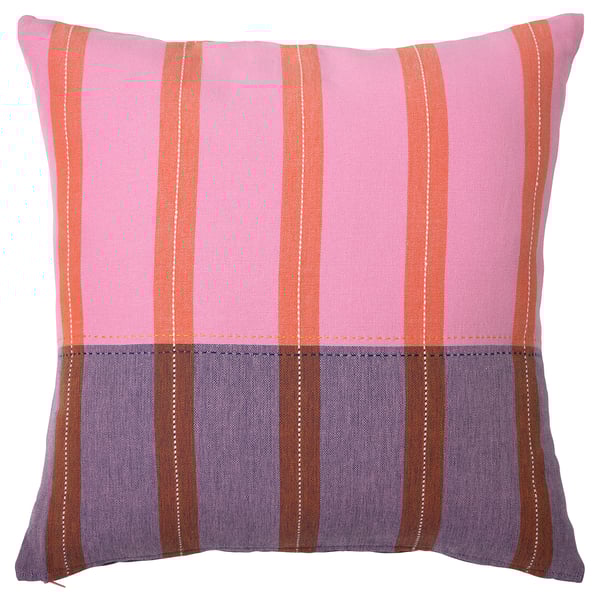 MÄVINN kussensloop, roze en oranje strepen, blauwe onderkant, handgeweven katoen, vierkante vorm, geborduurd ontwerp.