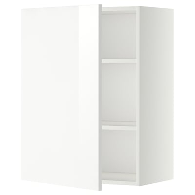 Wit METOD hoekkeukenblok met glanzende deuren en legplanken.