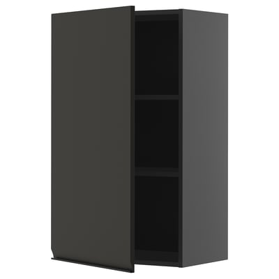 Donkergrijze moderne keukenkast met twee planken, scharnierende deur, strak design, wandmontage.