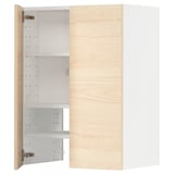 Een METOD keukenkast met een licht essenhouten deur, met een interieur met drie planken en een stevige frameconstructie.