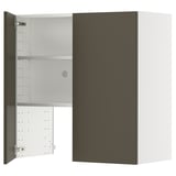 Een donkerbruin/beige METOD keukenkast met een open deur, die binnenin een verstelbare plank onthult.