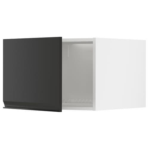 Moderne zwarte keukenkast met strak design en geïntegreerde handgrepen.