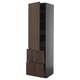 METOD keukenblok, hoge donkerhouten kast met drie lades, modern design.