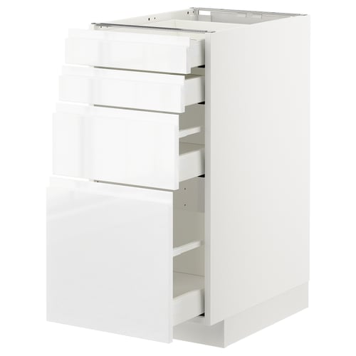 Deze afbeelding toont een witte METOD keukenkast met meerdere lades en een strak, modern design.