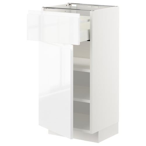 Modern geheel wit METOD keukenblok met lades en legplanken, strakke hoogglans afwerking.