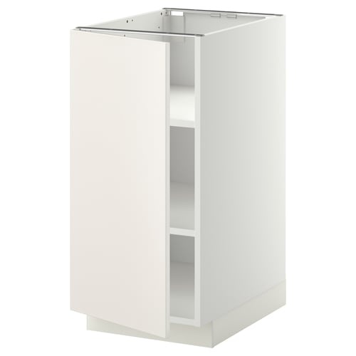 Een witte METOD keukenkast met een strak design, met verstelbare planken en klikscharnieren, ideaal voor moderne keukens.