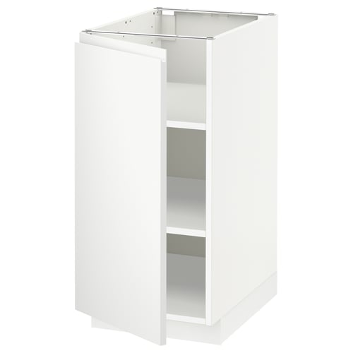 Witte METOD keukenkast, modern design, één deur open, verstelbare planken.