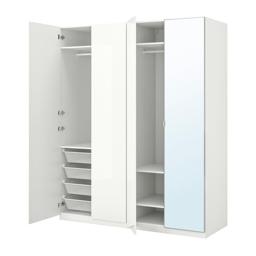 Witte PAX kledingkast met spiegeldeuren, verstelbare planken en gaasmanden. Strak, modern ontwerp voor efficiënte opslag.