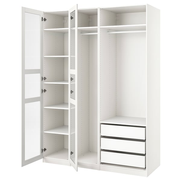 Witte PAX kledingkast, open deuren met meerdere planken en een ladegedeelte, strak en modern design.
