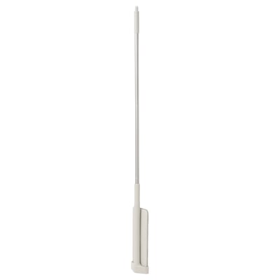 Een witte PEPPRIG vlakmoil met een telescopisch handvat, rechtop staand. Het is een rechthoekige microvezel reinigingspad aan de onderkant.